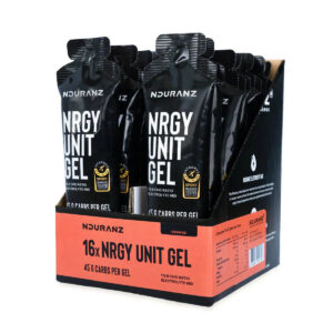 Gel énergétique haute performance apportant 45 g de glucides par portion avec des électrolytes pour soutenir les efforts d’endurance intenses et compenser les pertes liées à la transpiration.
